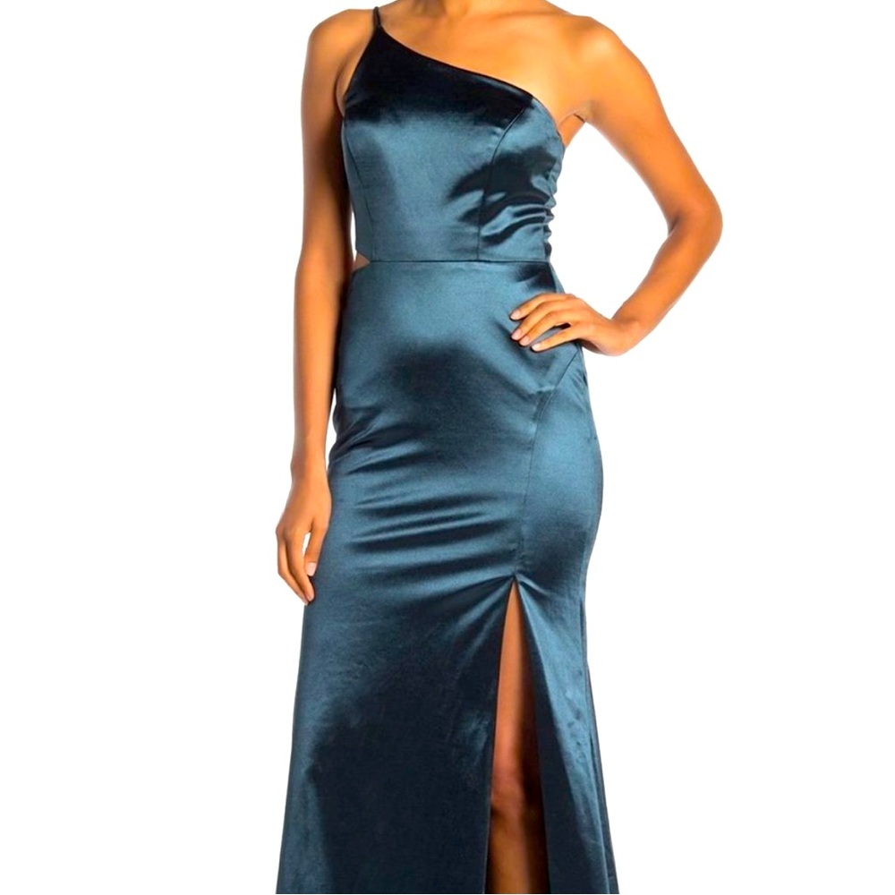 Jump Apparel - One Shoulder Stretch Satin Front Slit Green Gown
Size 3/4 NWT